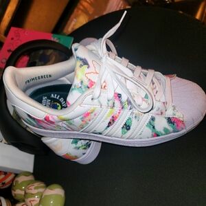 SIZE 5 Adidas only Worn Twice.